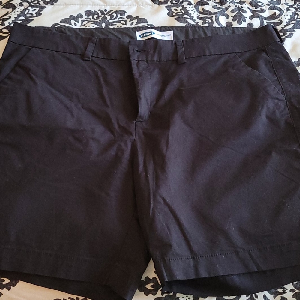 New black everyday shorts